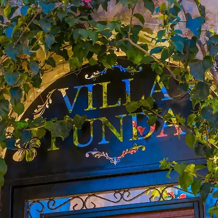 Funda ヴィラ カシュ